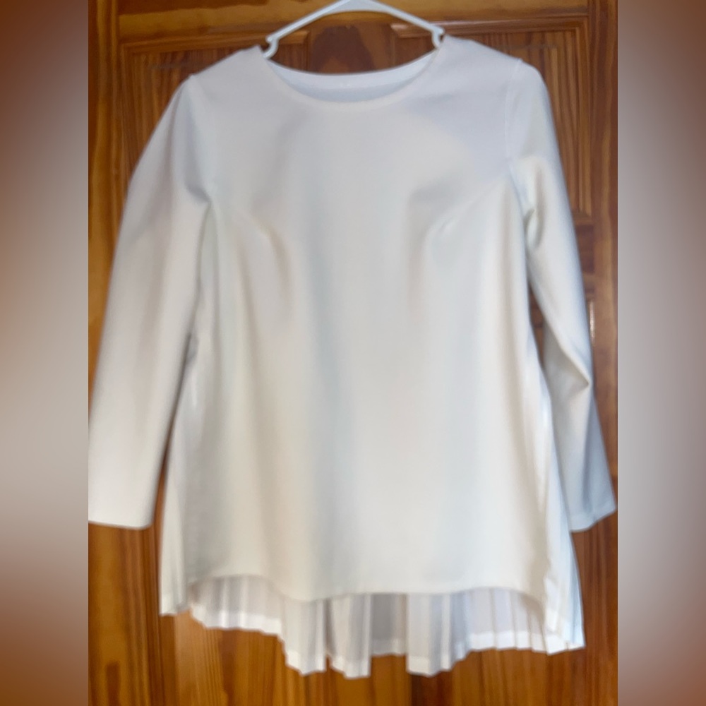 White lululemon long sleeve blouse type shirt athletic feel